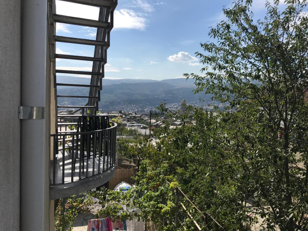 Upstairs Hotel Tbilisi Exterior foto