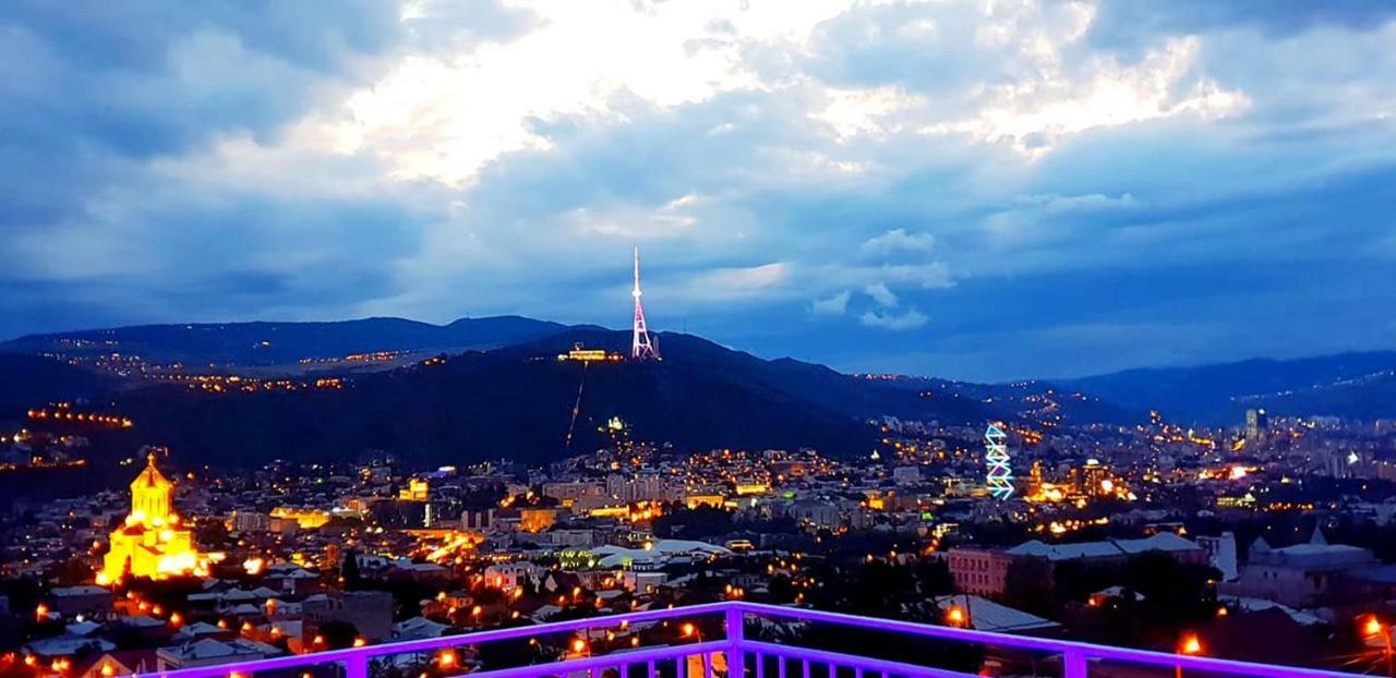 Upstairs Hotel Tbilisi Exterior foto